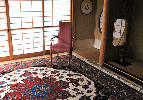 ペルシャ絨毯は和室にも合います